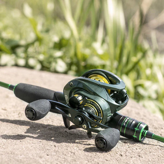 Anti-backlash fishing reel with 14 bearings - Titan Pro